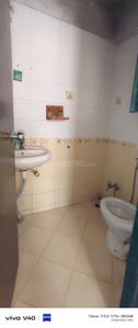 Bathroom Image of 1500 Sq.ft 3 BHK Apartment / Flat for rent in Raviraj Fortaleza Apartment, Kalyani Nagar Pune for Rs. 70000