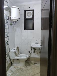 Bathroom Image of 1100 Sq.ft 3 BHK Builder Floor for rent in Arjun Nagar New Delhi for Rs. 31500