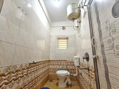 Bathroom Image of 950 Sq.ft 2 BHK Builder Floor for rent in Harlur Bengaluru for Rs. 26000