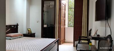 Bedroom Image of 1800 Sq.ft 3 BHK Builder Floor for sale in Shivalik New Delhi for Rs. 48500000