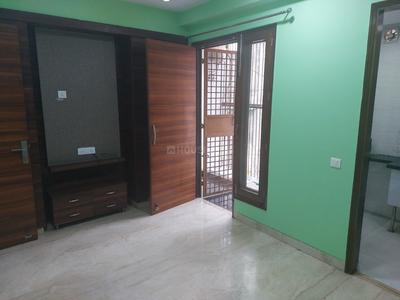 Bedroom Image of 1800 Sq.ft 3 BHK Builder Floor for rent in Vivek Vihar New Delhi for Rs. 55000