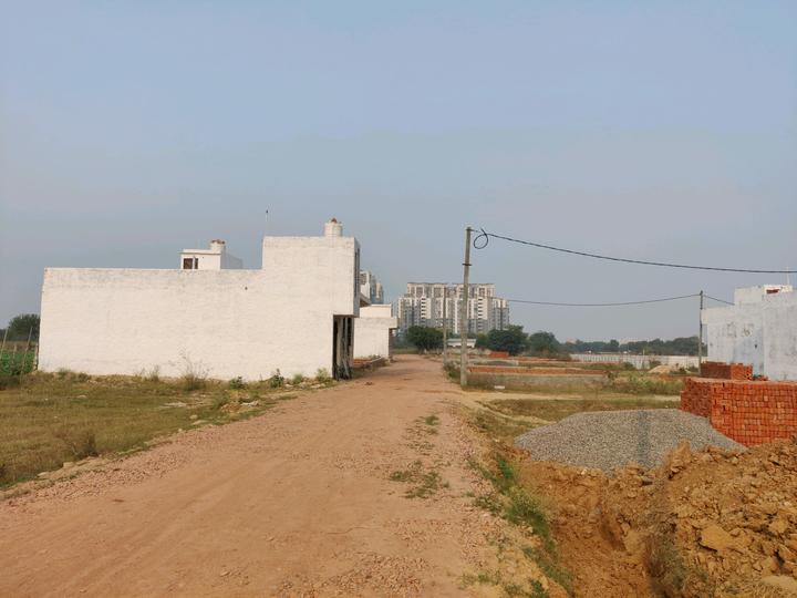 Lal Kuan Main Image 1