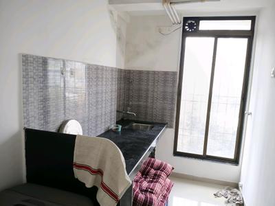 Kitchen Image of 405 Sq.ft 1 BHK Apartment / Flat for rent in Worli Mumbai for Rs. 38001