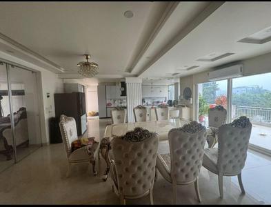 Kitchen Image of 4700 Sq.ft 4 BHK Duplex for sale in Royal Apartment, Sigma IV Greater Noida for Rs. 46000000