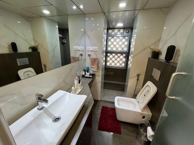 Image of 2400 Sq.ft 3 BHK Apartment / Flat for sale in Juhu, Mumbai for Rs. 100000000
