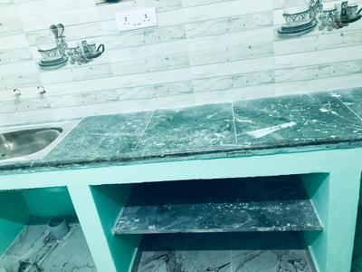 Kitchen Image of 550 Sq.ft 1 BHK Builder Floor for rent in Royapettah Chennai for Rs. 19000