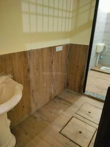 Bathroom Image of 800 Sq.ft 2 BHK Apartment / Flat for rent in Govindpuram Ghaziabad for Rs. 10000