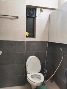 Common Bathroom Image of 1660 Sq.ft 3 BHK Apartment / Flat for sale in Cuffe Parade Mumbai for Rs. 110000000