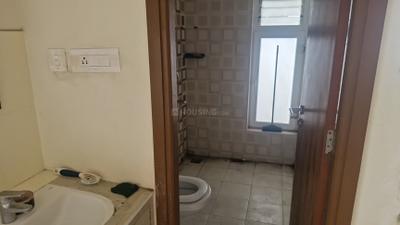 Bathroom Image of 500 Sq.ft 1 BHK Apartment / Flat for rent in Baashyaam Pinnacle Crest, Sholinganallur Chennai for Rs. 22000