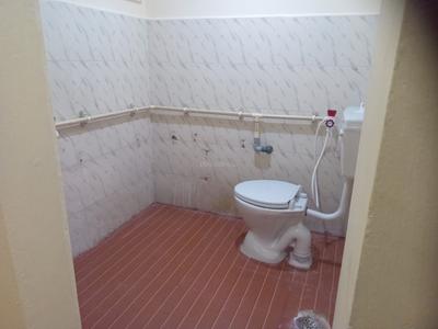 Bathroom Image of 785 Sq.ft 1 BHK Builder Floor for rent in Andalpuram Madurai for Rs. 11000