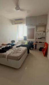 Bedroom Image of 1450 Sq.ft 3 BHK Apartment / Flat for sale in Mount Sea View Apartments, Andheri West Mumbai for Rs. 67550000