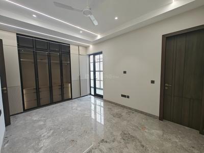 Bedroom Image of 2250 Sq.ft 4 BHK Builder Floor for sale in Preet Vihar New Delhi for Rs. 55000000