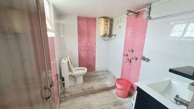 Bathroom Image of 2500 Sq.ft 4 BHK Apartment / Flat for rent in Dagapur Siliguri for Rs. 40000