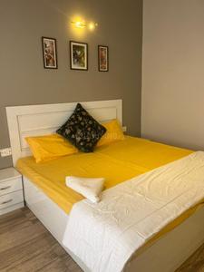 Bedroom Image of 435 Sq.ft 1 RK Studio for rent in Paramount Pine And Oak Studio, Surajpur Greater Noida for Rs. 14999