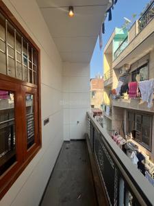 Balcony Image of 1000 Sq.ft 3 BHK Builder Floor for sale in Pitampura New Delhi for Rs. 9000000