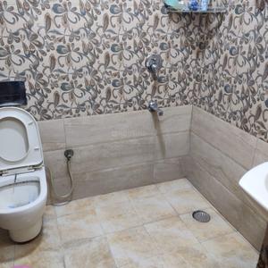 Bathroom Image of 1400 Sq.ft 3 BHK Apartment / Flat for rent in Vikaspuri New Delhi for Rs. 41000