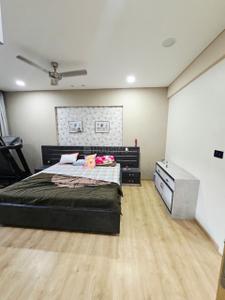 Bedroom Image of 1150 Sq.ft 3.5 BHK Apartment / Flat for rent in Kumar Kruti, Kalyani Nagar Pune for Rs. 70000