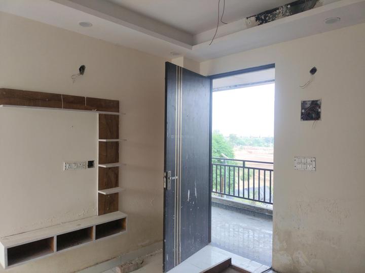 Paradise Green Plaza Main Image 1