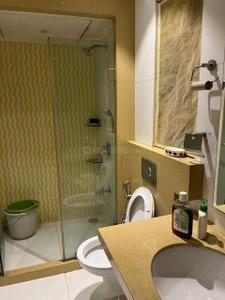 Bathroom Image of 1200 Sq.ft 2 BHK Apartment / Flat for rent in Cuffe Parade Mumbai for Rs. 275000