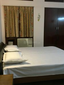 Bedroom Image of 3300 Sq.ft 3 BHK Builder Floor for rent in Green Park New Delhi for Rs. 110000