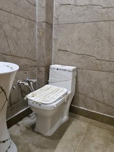 Common Bathroom Image of 400 Sq.ft 1 BHK Apartment / Flat for sale in Dwarka Mor New Delhi for Rs. 2500000