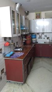 Kitchen Image of 950 Sq.ft 3 BHK Builder Floor for rent in Mayur Vihar Phase 1 New Delhi for Rs. 35000