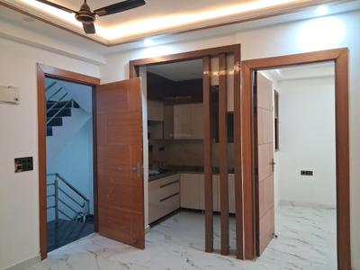 Living Room Image of 1050 Sq.ft 2 BHK Apartment / Flat for sale in Sector 73 Noida for Rs. 3800000