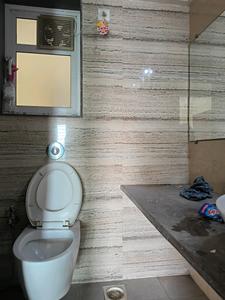 Common Bathroom Image of 1320 Sq.ft 3 BHK Apartment / Flat for sale in Santacruz East Mumbai for Rs. 37500000
