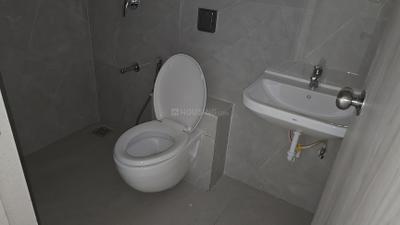 Image of 815 Sq.ft 3 BHK Apartment / Flat for rent in Swastik Platinum, Vikhroli East, Mumbai for Rs. 70000