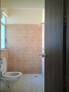 Common Bathroom Image of 1120 Sq.ft 2 BHK Apartment / Flat for sale in Jaypee Kensington Park Apartments, Shahpur Govardhanpur Khadar Noida for Rs. 9000000