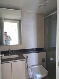 Common Bathroom Image of 2580 Sq.ft 3 BHK Apartment / Flat for sale in DLF One Midtown, Karampura New Delhi for Rs. 65500000