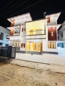 Image of 1967 Sq.ft 4 BHK Independent House for sale in Mannuthy, Thrissur for Rs. 8900000