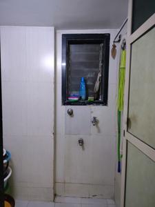 Common Bathroom Image of 900 Sq.ft 2 BHK Apartment / Flat for rent in Rosa Gardenia, Kasarvadavali Thane for Rs. 20000