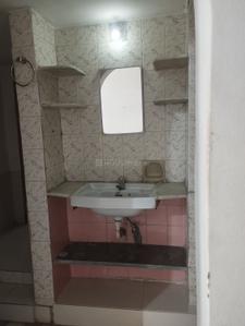 Bathroom Image of 1000 Sq.ft 1 BHK Independent House for rent in Sama Savli Vadodara for Rs. 8000