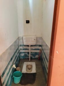 Bathroom Image of 200 Sq.ft 1 BHK Independent House for rent in Alambagh Lucknow for Rs. 5000