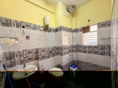 Bathroom Image of 2077 Sq.ft 3 BHK Apartment / Flat for rent in New Alipore Kolkata for Rs. 62000