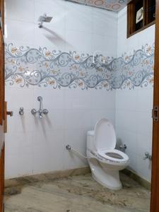 Common Bathroom Image of 1000 Sq.ft 2 BHK Apartment / Flat for sale in Shalimar Garden Ghaziabad for Rs. 5961000
