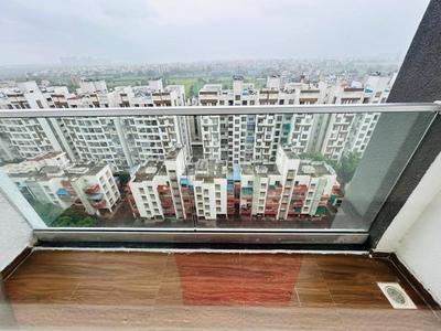 Balcony Image of 850 Sq.ft 2 BHK Apartment / Flat for rent in Basil Mondale, Mundhwa Pune for Rs. 30000