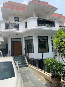 Image of 9000 Sq.ft 12 BHK Independent House for sale in Sector 61, Noida for Rs. 130000000