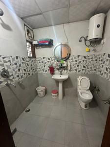 Bathroom Image of 1750 Sq.ft 3 BHK Builder Floor for rent in Sector 30 Gurgaon for Rs. 56000