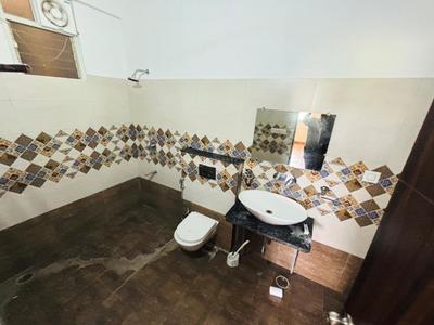 Bathroom Image of 1457 Sq.ft 3 BHK Apartment / Flat for rent in Sai Builders Vajra Towers, Bawadiya Kalan Bhopal for Rs. 30000