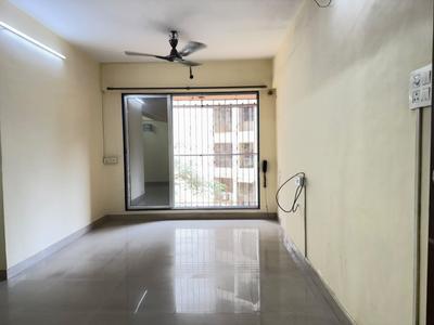Hall Image of 586 Sq.ft 1 BHK Apartment / Flat for rent in Mulund East Mumbai for Rs. 32000