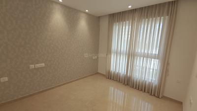 Bedroom Image of 920 Sq.ft 3 BHK Apartment / Flat for sale in Hiranandani Highland A B C D And E Wing, Powai Mumbai for Rs. 42500000