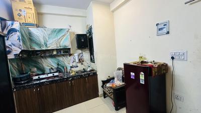 Kitchen Image of 450 Sq.ft 1 BHK Apartment / Flat for rent in Phi IV Greater Noida for Rs. 15000