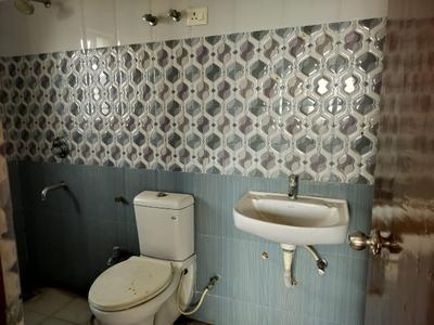 Bathroom Image of 1535 Sq.ft 3 BHK Apartment / Flat for rent in Kamalgazi Kolkata for Rs. 35000