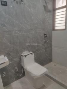 Bathroom Image of 1900 Sq.ft 2 BHK Builder Floor for rent in Palam Vihar Extension Gurgaon for Rs. 33000