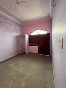 Bedroom Image of 1200 Sq.ft 4 BHK Apartment / Flat for rent in Karim Ganj Lucknow for Rs. 10000