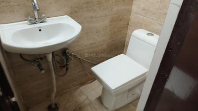 Bathroom Image of 800 Sq.ft 1 BHK Builder Floor for rent in Malviya Nagar New Delhi for Rs. 36000