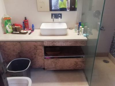 Bathroom Image of 1250 Sq.ft 3 BHK Apartment / Flat for sale in Sangam Apartment, Paschim Vihar New Delhi for Rs. 14100000