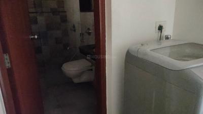 Bathroom Image of 700 Sq.ft 1 BHK Apartment / Flat for sale in Amanora Neo Towers, Hadapsar Pune for Rs. 8600000
